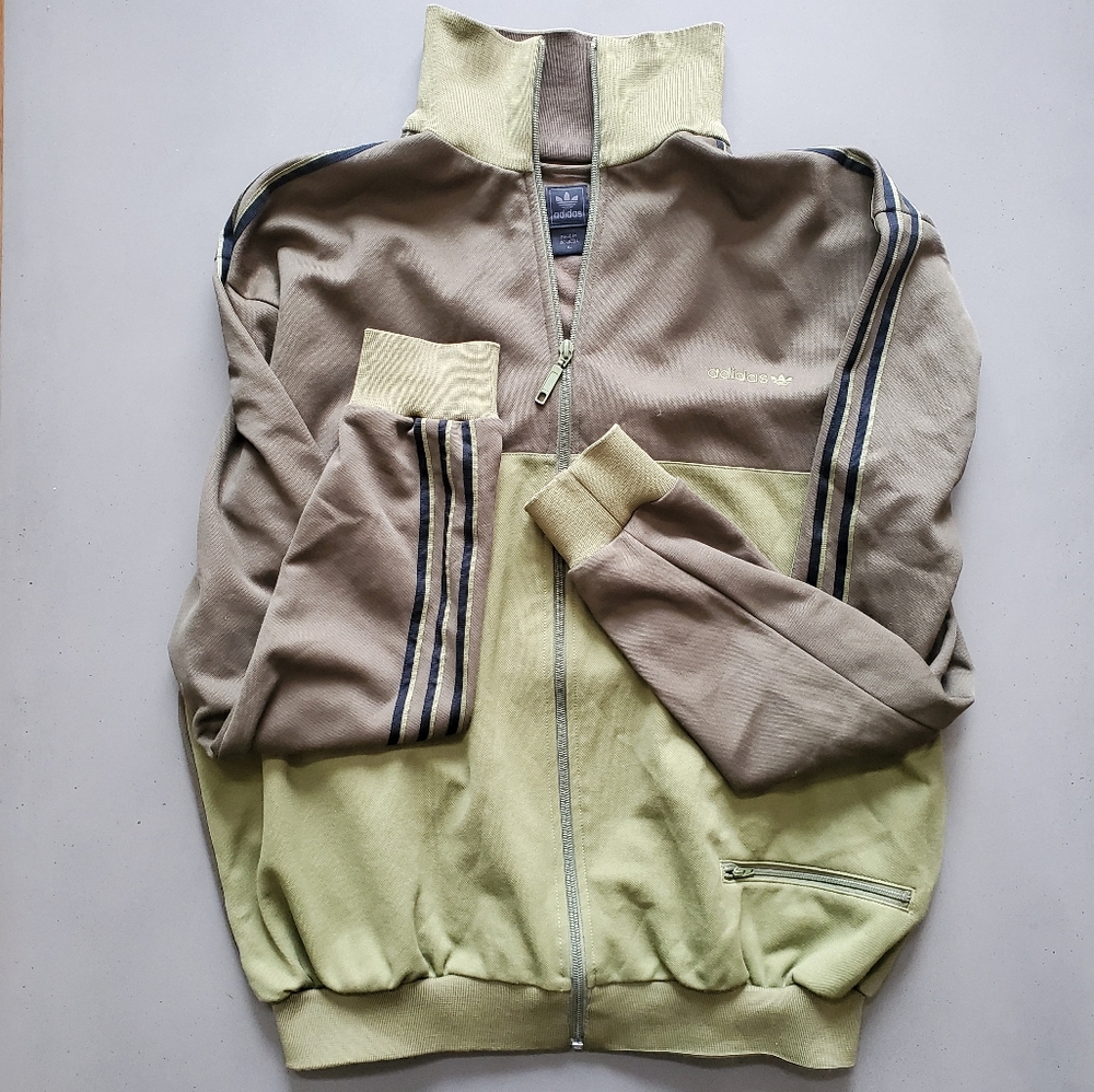 ADIDAS Men's sweatshirt.